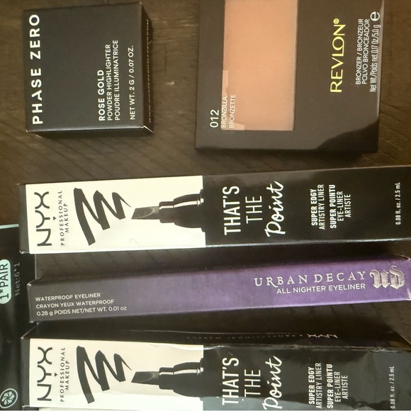 Urban Decay Makeup & Beauty Bundle! - Picture 3 of 7